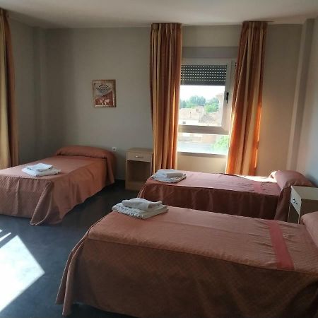 Hostal Restaurante La Concordia Hotel Fuentes Claras Ngoại thất bức ảnh
